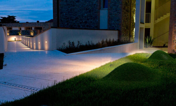 Outdoor Lighting Canberra, exterior lighting Canberra, Lighting designs Canberra, modern outdoor lights, security lights, spotlights, sensor lights