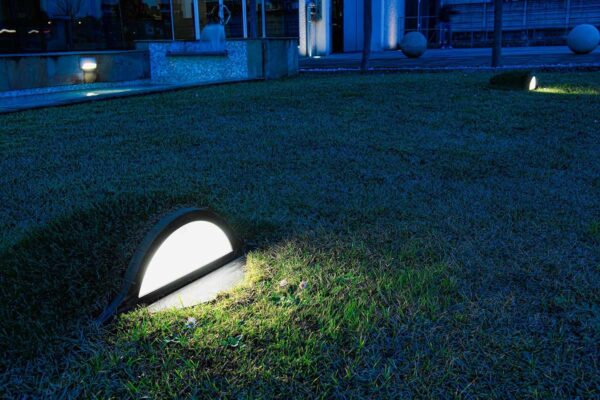 Outdoor Lighting Canberra, exterior lighting Canberra, Lighting designs Canberra, modern outdoor lights, security lights, spotlights, sensor lights